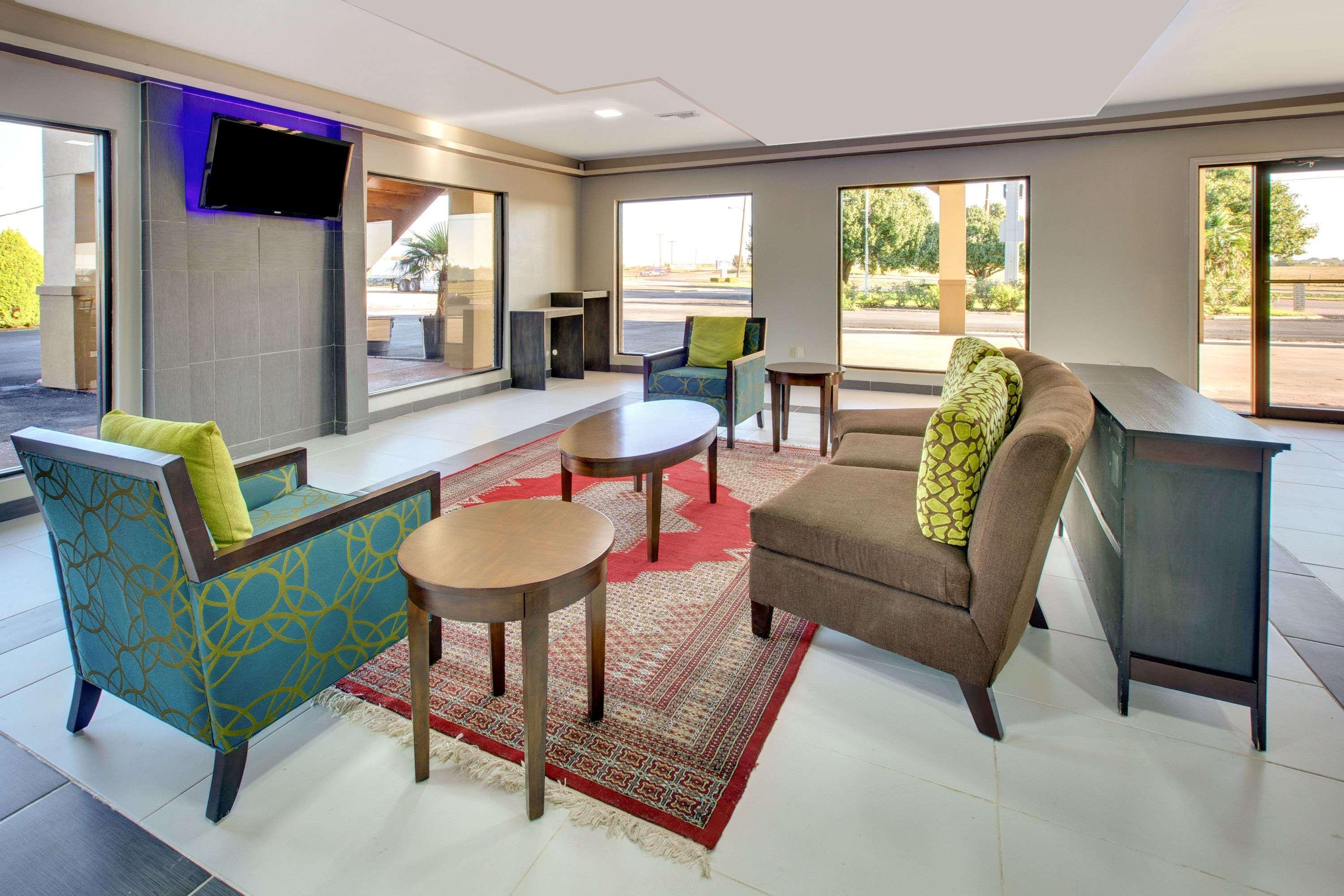 Hotel Baymont By Wyndham Terrell Esterno foto