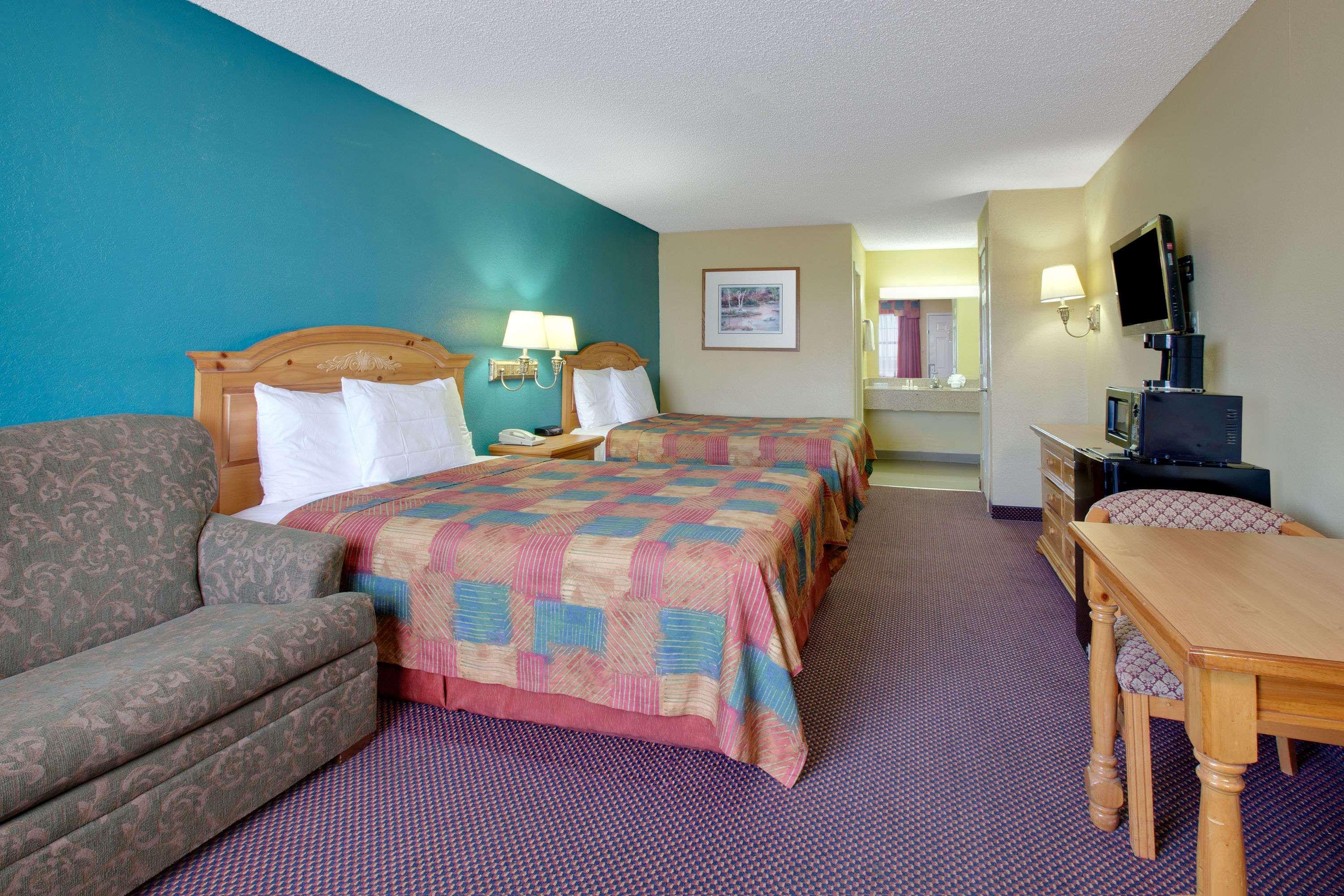 Hotel Baymont By Wyndham Terrell Esterno foto